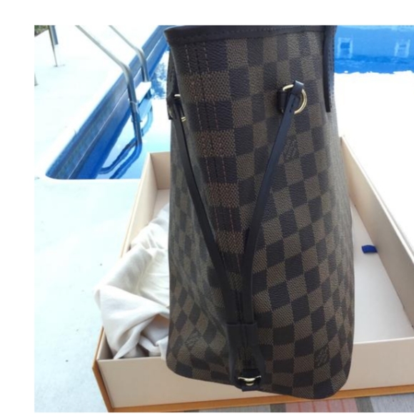 Pocket book - Picture 3 of 8